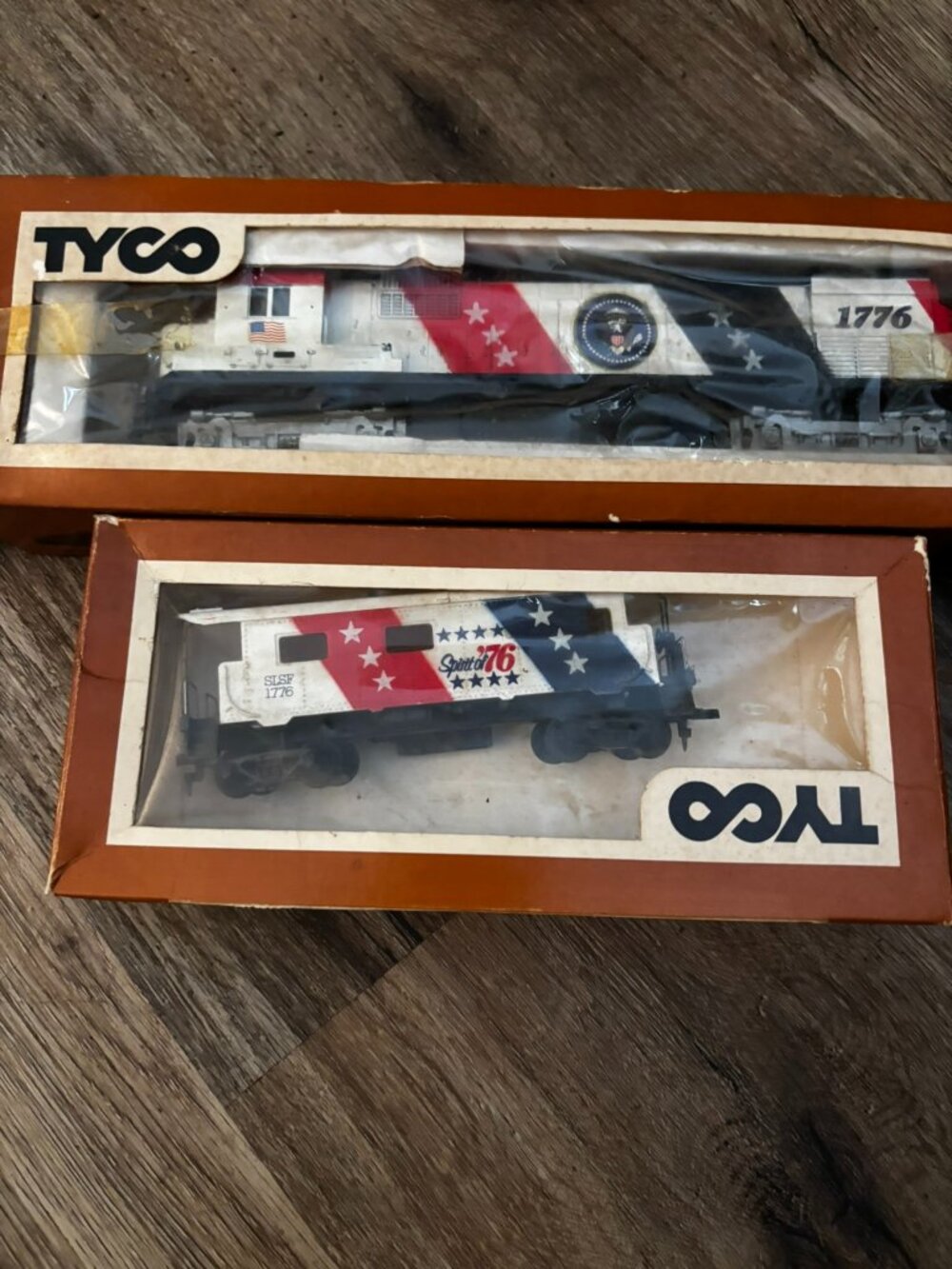 Tyco HO 244 Alco 430 Spirit of 1776 Lighted Powered Engine Locomotive & Caboose